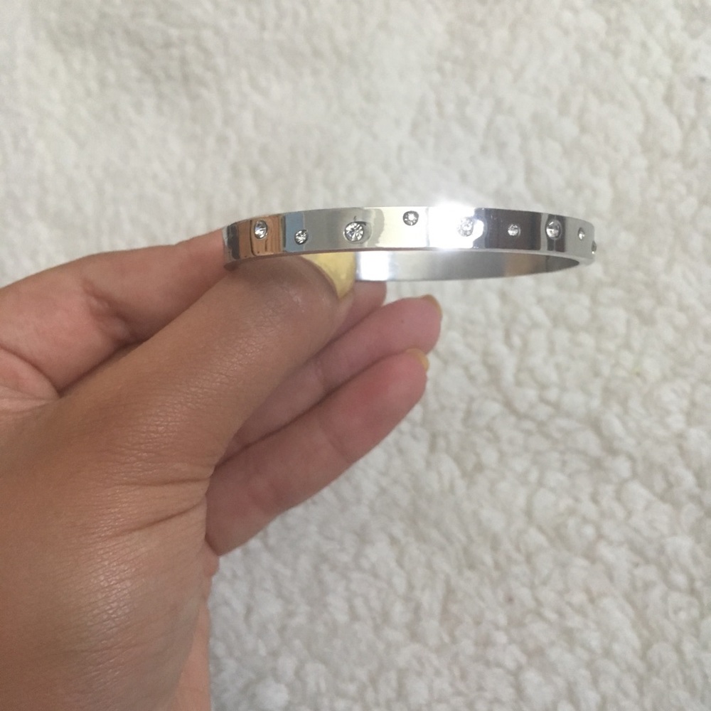 Silver bracelet with crystals